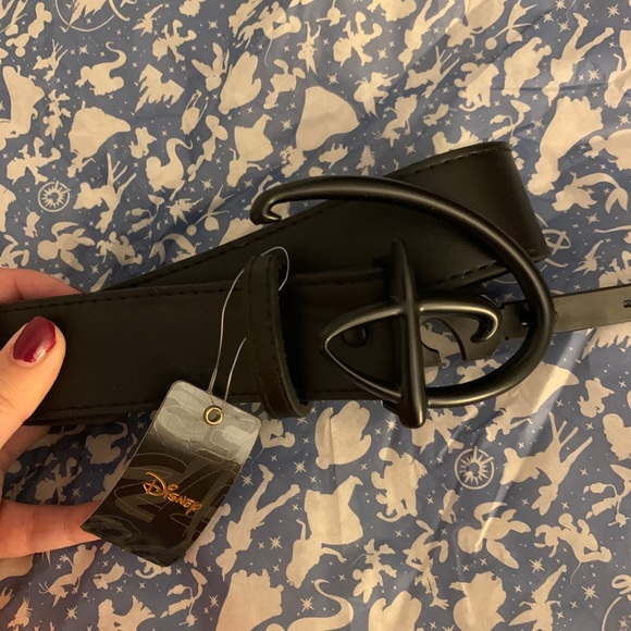 disney d belt buckle